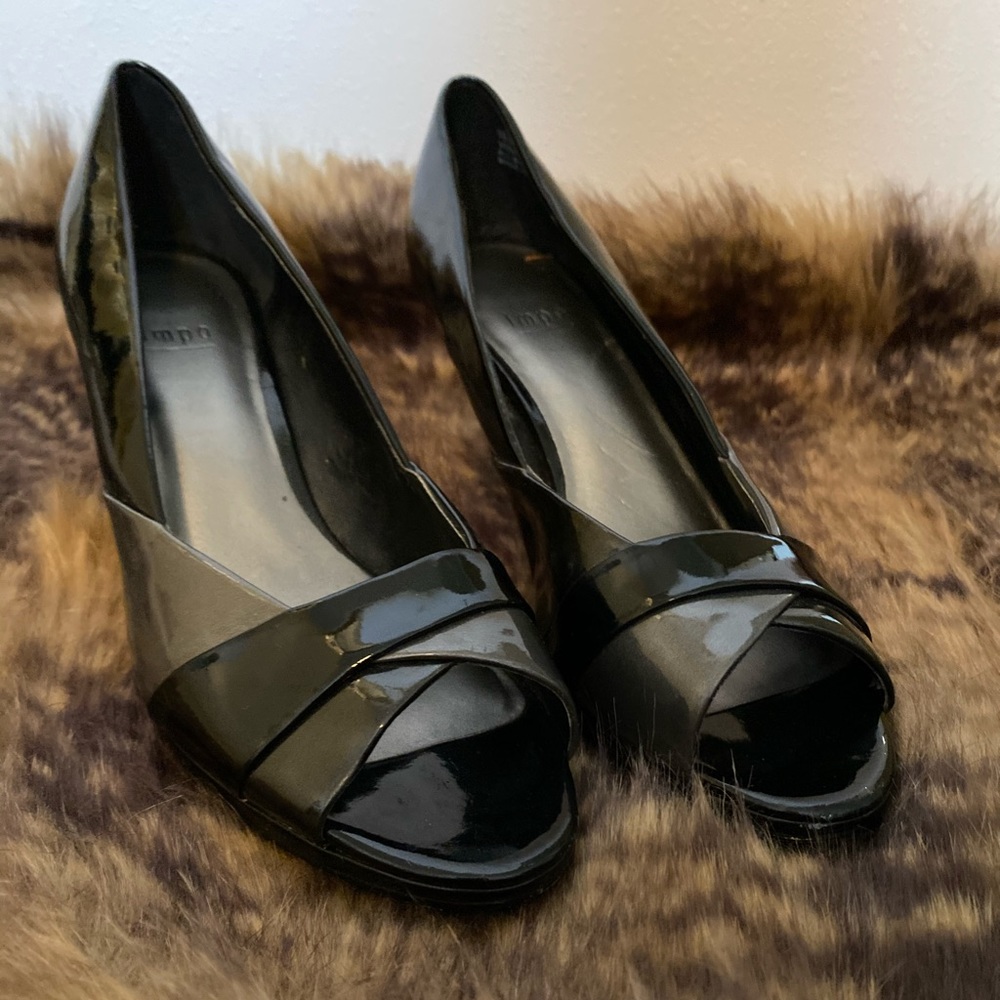 Black and silver dressy heels